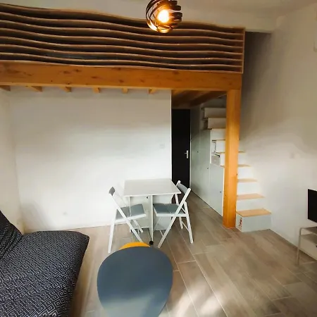 A Deux Pas Du Maubuisson Apartment