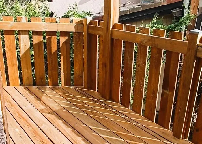 A Deux Pas Du Maubuisson 카르캉